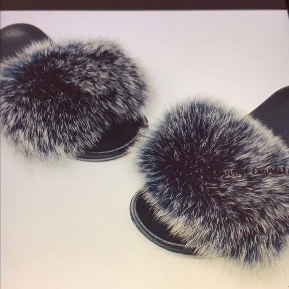 Last Pair5 Star Fuzzy Slides - image 1